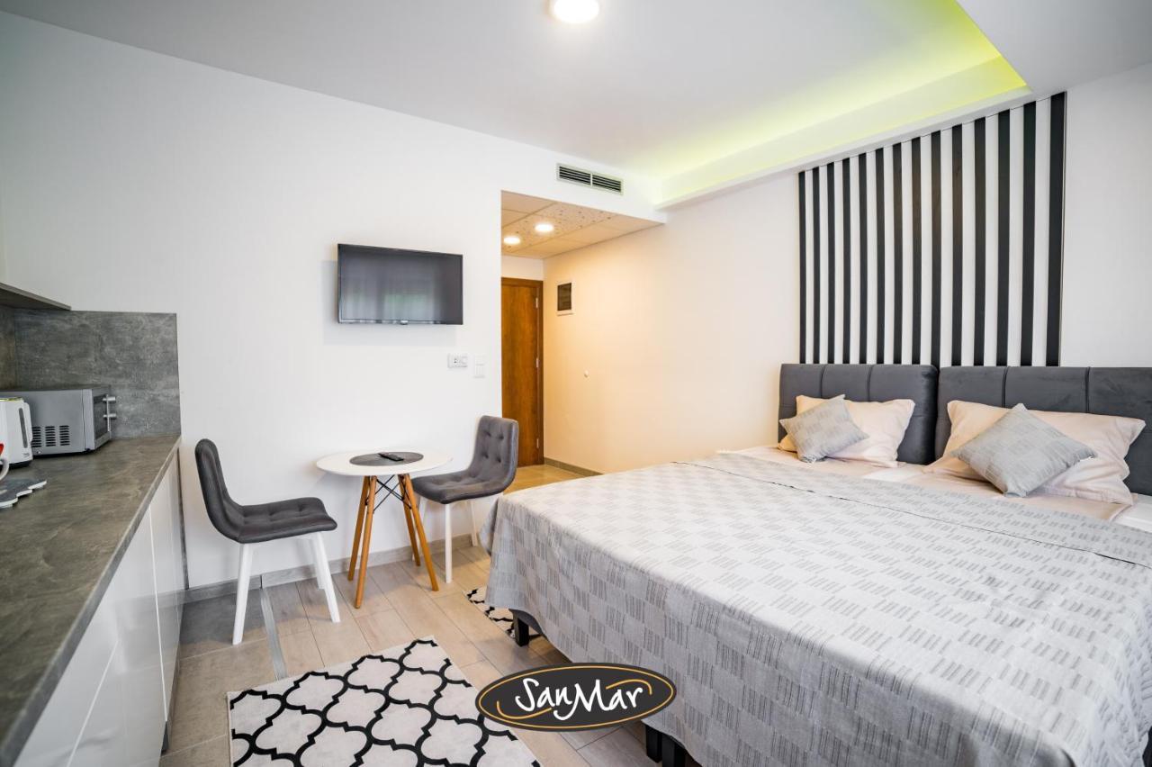 San-Mar Apartments توزلا المظهر الخارجي الصورة